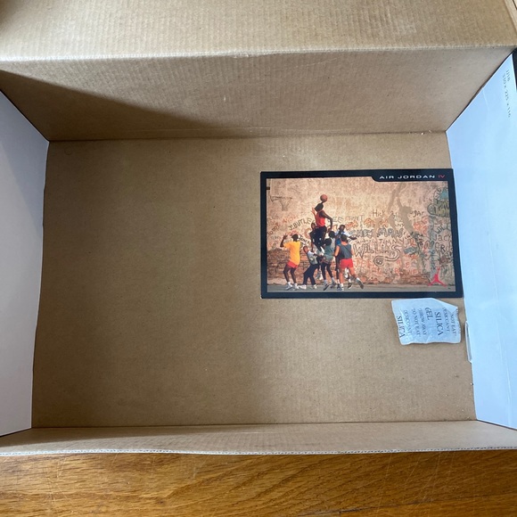 {Sold} Air Jordan 4 Retro, Tour Yellow - Picture 10 of 12